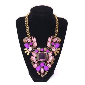 Statement necklace